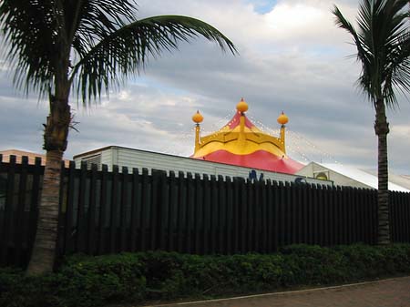 Straßenrand Fotos