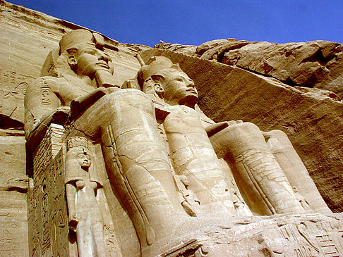 Statuen von Abu Simbel Fotos