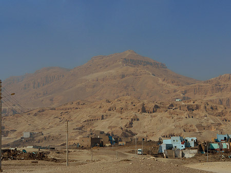 Fahrt zu den Kolossen von Memnon Fotos