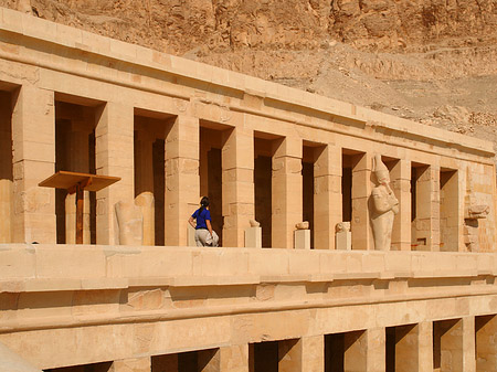 Eingang zu Tempel der Hatschepsut