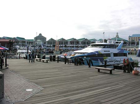 Foto Auf den Stegen der Waterfront - 