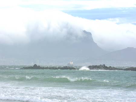 Der Tafelberg mit Wasser Foto 